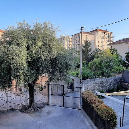Casa Noemi, A Pochi Passi Dalle Spiagge E Dal Centro Di Arma Di Taggia. Exterior photo